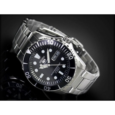 Ceas de mana barbati Seiko 5 Sports automatic 100m SNZF17K1